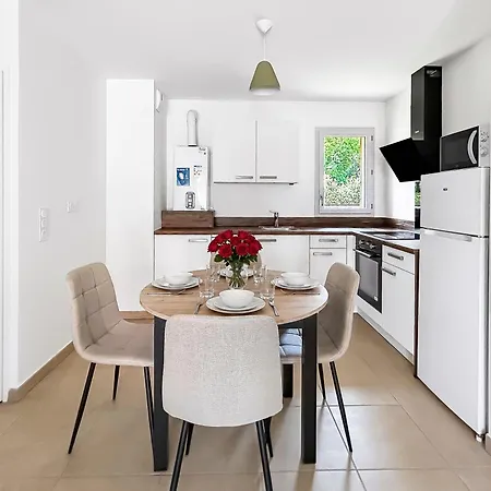 Apartment T2 Moderne Avec Balcon Et Stationnement Gratuit *